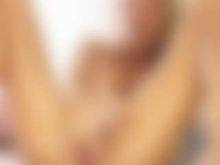 Live cam show with FitMilfBecca - Brown Eyes MILF on Lustler