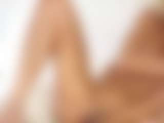 Live cam show with FitMilfBecca - Spank on luckytryst.com