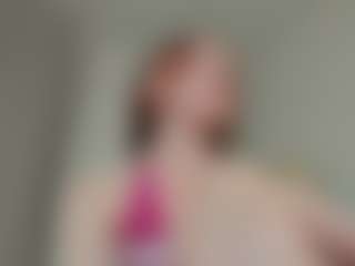 Live cam show with LilianKroft - Moaning on Chatstar