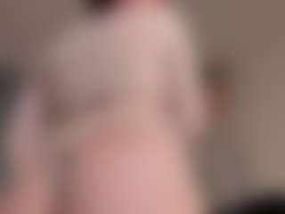Live cam show with LilianKroft - Smoking on hotwifechat.live