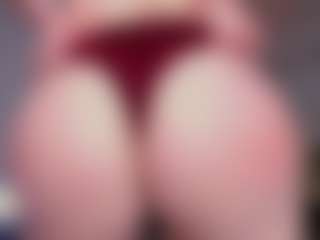 Live cam show with LilianKroft - Smoking on Camsoda