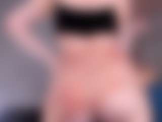 Live cam show with LilianKroft - Smoking on nudelive.tv
