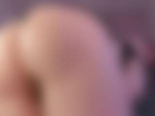 Live cam show with LilianKroft - Smoking on StripNow