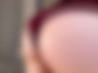 Live cam show with LilianKroft - Body Massage on SxyPornLive