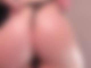 Live cam show with LilianKroft - Body Massage on Camsoda