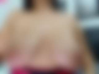 KellyJoness MILF webcam performer live streaming