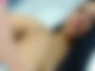 Live cam show with KellyJoness - MILF on studioflirtlive.com