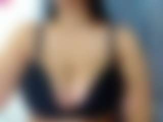 Live cam show with KellyJoness - Control on Camsoda