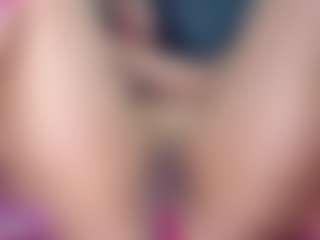 Live cam show with KellyJoness - Straight on Camsoda