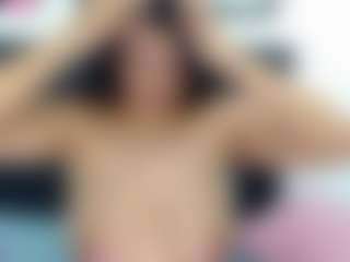 Live cam show with KellyJoness - Twerk on AdultVida.com