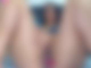 Live cam show with KellyJoness - Facial on sexylive.show