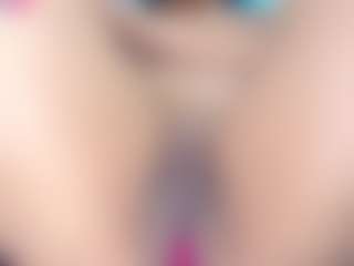 Live cam show with KellyJoness - Squirt on Mixed Magazine Live