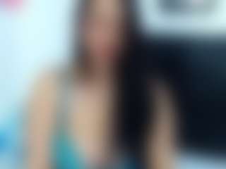 Live cam show with KellyJoness - Facial on Camsoda