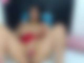 KellyJoness MILF webcam performer live streaming