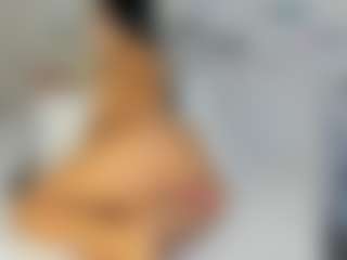 Live cam show with Angellysugar - Shaved Pussy on Camsoda