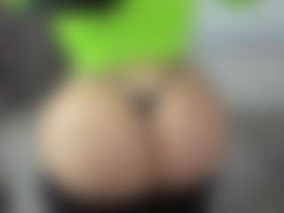 Live cam show with Lia saenz - Big Ass Latina on Uber Horny