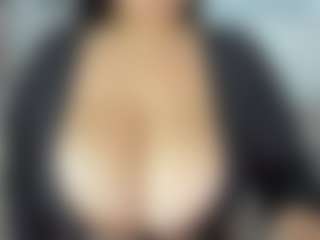 Lia saenz's Live Sex Cam Show