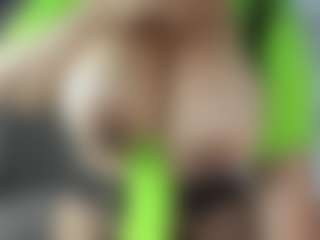 Lia saenz's Live Sex Cam Show