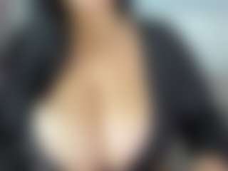 Live cam show with Lia saenz - Solo on Camming Site