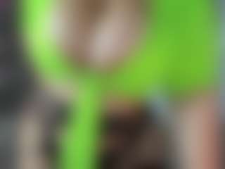 Live cam show with Lia saenz - Big Nipples on TeamSkeetLive