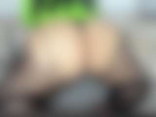 Lia saenz's Live Sex Cam Show