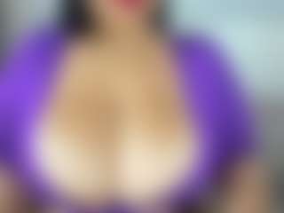 Live cam show with Lia saenz - Latina on Camsoda