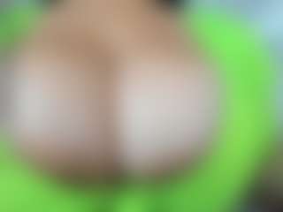 Lia saenz's Live Sex Cam Show