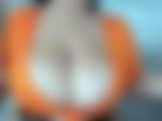 Live cam show with Lia saenz - Big Nipples on Camsoda Late Night