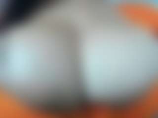 Live cam show with Lia saenz - Bedroom Latina on CamClone