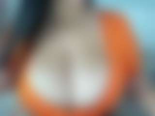 Live cam show with Lia saenz - Tittyfuck on Livezox