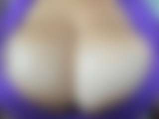 Lia saenz's Live Sex Cam Show