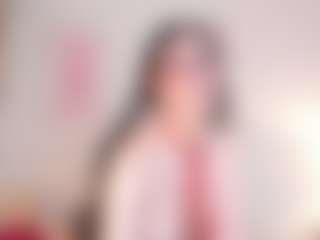 Live cam show with Halsey - Bikini on eurowanks.com