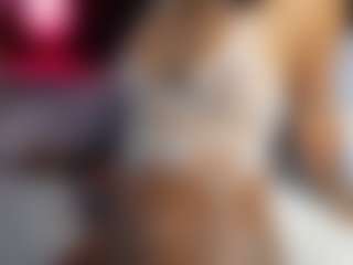 Live cam show with CATALEYA - Big Ass Teen (18+) on 1on1-livenow