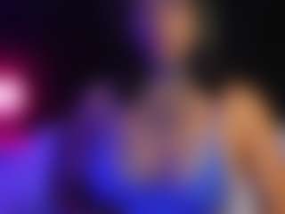 Live cam show with CATALEYA - Nipple Piercings on AdultVida.com