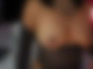 Live cam show with CATALEYA - Lesbian on Uber Horny