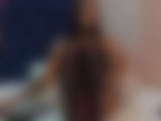 Live cam show with CATALEYA - Public Black on live18s.com