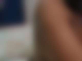 Live cam show with CATALEYA - Nipple Piercings on Latina Girls