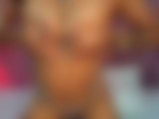 Live cam show with CATALEYA - Ebony Shaved Pussy on Camsoda