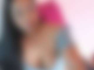 Live cam show with lovelykendall - Flash on Soda Cam
