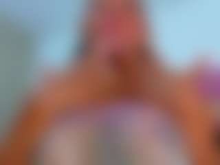 Valentina MILF webcam performer live streaming