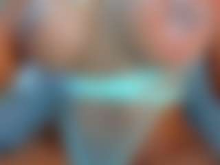 Live cam show with Valentina - MILF on crypto-cams