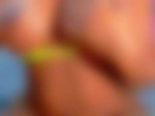 Live cam show with Valentina - Big Ass MILF on Chatstar