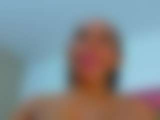 Valentina MILF webcam performer live streaming