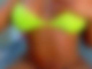 Live cam show with Valentina - Flashing on Dare Cams