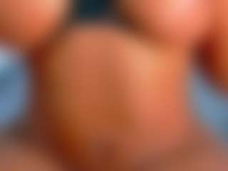 Live cam show with Valentina - Lush MILF on Camsoda