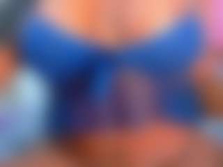 Live cam show with Valentina - Athletic Blowjob on CamClone