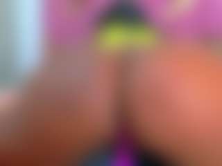 Live cam show with Valentina - Hairy Pussy MILF on slutload