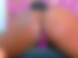 Live cam show with Valentina - Flirt MILF on AdultVida.com