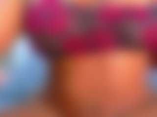 Live cam show with Valentina - Hairy Pussy MILF on Camsoda