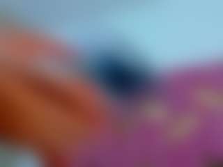 Valentina MILF webcam performer live streaming